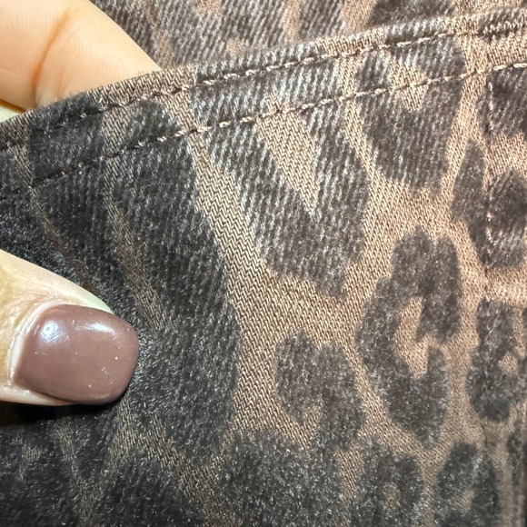 Zara Mid-RiseStraight Crop Leg Flocked Jeans Brown Animal Print Womens Size 6 - Picture 6 of 6